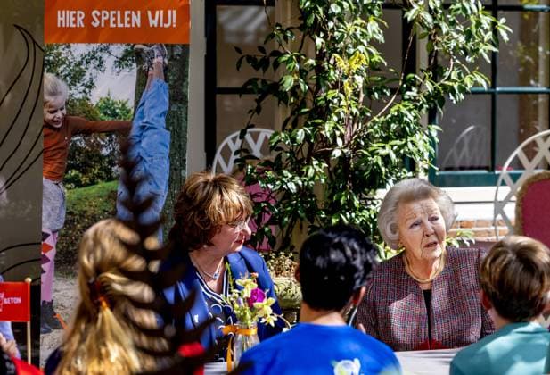 Entertainment Bilder des Tages Gouda, The Netherlands, 2025-04-10 13:43:08 GOUDA, 10-04-2025, Princess Beatrix presents the Jantje Beton Prize in Gouda. Jantje Beton awards this prize to the most play-friendly municipality in the Netherlands. PHOTO: NLBeeld Patrick van Emst Credit: NL Beeld Patrick van Emst  Copyright: xx x