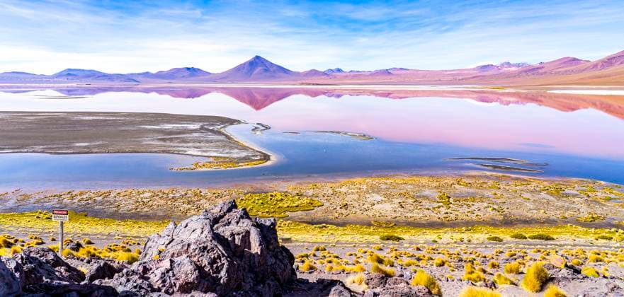 Laguna Colorada, Bolivia. Panorama view of lake in Altiplano, home to three of the world s six species of flamingos.  Copyright: xMurrayxMcCallumxPhotographyx x SA03 MMC0016