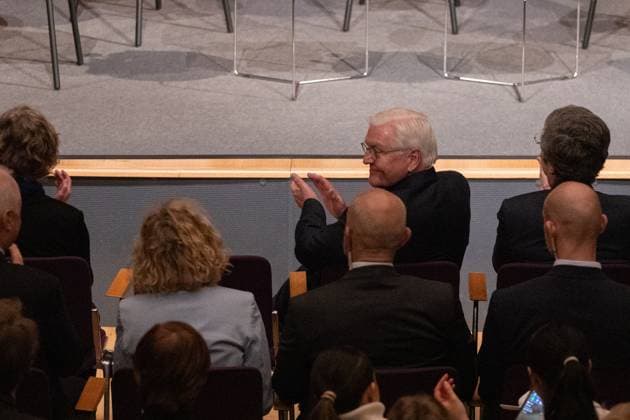 Bundespräsident Steinmeier besucht Filmabend in Bonn - 10.04.2025 Bonn Gronau Nordrhein-Westfalen Deutschland Copyright: xBonn.digitalx xMarcxJohnx