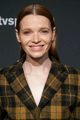 Karoline Herfurth, Schauspielerin zu Gast auf dem roten Teppich bei der Preisverleihung des 47. Jupiter-Award im Altonaer Kaispeicher am 10.04.2025 in Hamburg Hamburg Deutschland