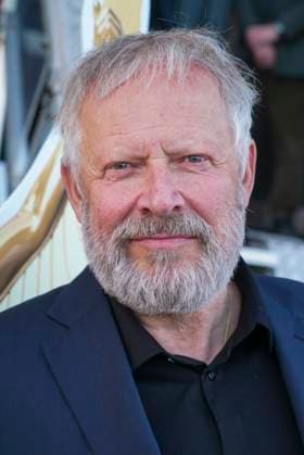 Axel Milberg Schauspieler zu Gast auf dem roten Teppich bei der Preisverleihung des 47. Jupiter-Award im Altonaer Kaispeicher am 10.04.2025 in Hamburg Hamburg Deutschland