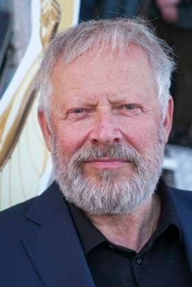 Axel Milberg Schauspieler zu Gast auf dem roten Teppich bei der Preisverleihung des 47. Jupiter-Award im Altonaer Kaispeicher am 10.04.2025 in Hamburg Hamburg Deutschland