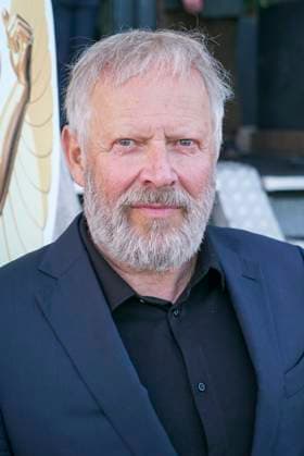 Axel Milberg Schauspieler zu Gast auf dem roten Teppich bei der Preisverleihung des 47. Jupiter-Award im Altonaer Kaispeicher am 10.04.2025 in Hamburg Hamburg Deutschland