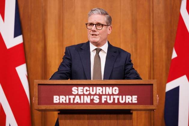 News Themen der Woche KW15 News Bilder des Tages Prime Minister Keir Starmer delivers statement on British Steel 11 04 2025. London, United Kingdom. Prime Minister Keir Starmer delivers statement to the media on the future of British Steel from Downing Street., Credit:Simon Dawson Avalon United Kingdom, Greater London, London, 10 Downing Street  Copyright: xSimonxDawsonx xAvalonx 0986693620