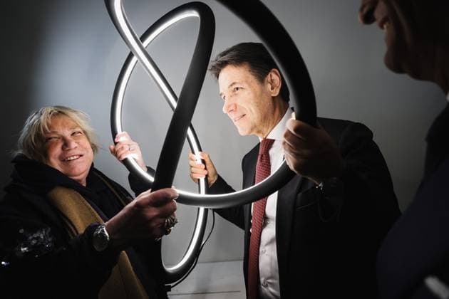 Bilder des Jahres 2025, News 04 April News Themen der Woche KW15 News Bilder des Tages Milan, Institutional visits to the Salone Internazionale del Mobile during the Milan Design Week 2025 at Rho Fiera Milano. In the photo: Giuseppe Conte (president of the 5 Star Movement)  Copyright: xAlessandroxBremecx xipa-agency.netx xx IPA_Agency_IPA56395589
