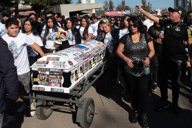 News Themen der Woche KW15 News Bilder des Tages Santiago April 13, 2025 Funeral of Mylan Liempi, Colo Colo Colo fan who died on Thursday before the Copa Libertadores match Luis Hidalgo Aton Chile, Santiago Chile Aton Chile Aton 999383  Copyright: LUISxHIDALGO ATONxCHILE