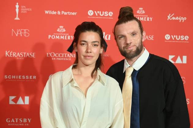 Musiker Alina Süggeler und Andreas Weizel der Band Frida Gold kommt zur Verleihung der 28. Spa Awards, Die SPA AWARDS sind die grössten deutschen Beauty- und Wellness Awards *** Musician Alina Süggeler and Andreas Weizel from the band Frida Gold attend the 28 Spa Awards ceremony, The SPA AWARDS are the biggest German beauty and wellness awards