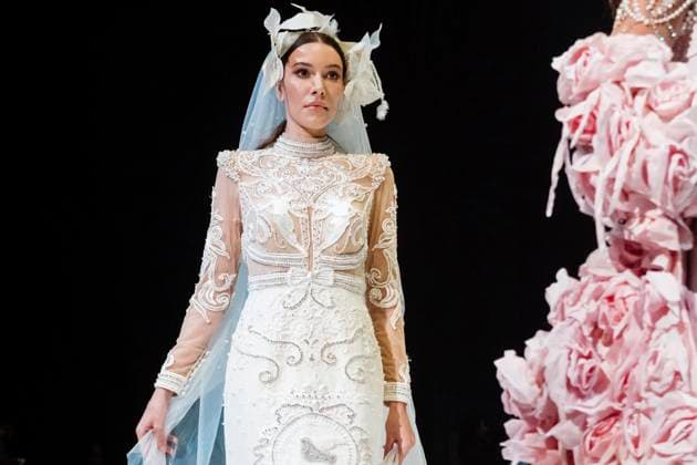 April 14, 2025, Abu Dhabi, United Arab Emirates: A model walks the runway during the event. The National Fashion, Clothing and Lifestyle Foundation (Iran), fourth runaway of the first day of Abu Dhabi Modest Fashion Week 2025 from (14-16 April), organized by Think Fashion at St. Regis Saadiyat Island Resort. Abu Dhabi United Arab Emirates - ZUMAs197 20250414_aab_s197_043 Copyright: xValeriaxFerrarox