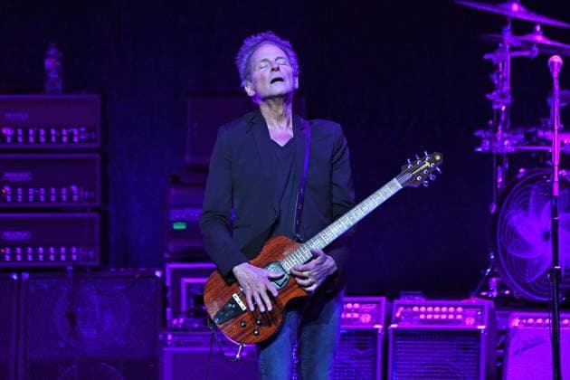 Lindsey Buckingham performing at The Palladium, London LONDON, ENGLAND - OCTOBER 01: Lindsey Buckingham performing at The Palladium, London on October 01, 2022 in England. CAP MAR MAR Great Britain Copyright: xMartinxHarris CapitalxPicturesx