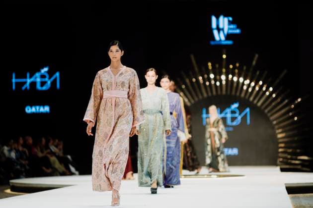 First runaway of Modest Fashion Week in Abu Dhabi, UAE - 14 Apr 2025 Models from Qatari designer Haba walk the runway during the event. Designers Haba (Qatar), Antonella Bravi (Italy), Afrik Abaya (Nigeria), Tug Fashion (Turkey), Bespoken Atelier (UAE), first runaway of the first day of Abu Dhabi Modest Fashion Week 2025 from (14-16 April), organized by Think Fashion at St. Regis Saadiyat Island Resort. Abu Dhabi United Arab Emirates Copyright: xValeriaxFerrarox xSOPAxImagesx FerraroValeria_14042025_First runaway of Modest Fashion Week in Abu Dhabi (14 April)_18