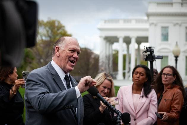 News Themen der Woche KW16 News Bilder des Tages Border Czar Tom Homan at the White House Border Czar Tom Homan speaks to reporters at the White House in Washington, U.S., on April 15, 2025. Washington DC United States  Copyright: xAllisonxBaileyx originalFilename: bailey-bordercz250415_npYFP.jpg