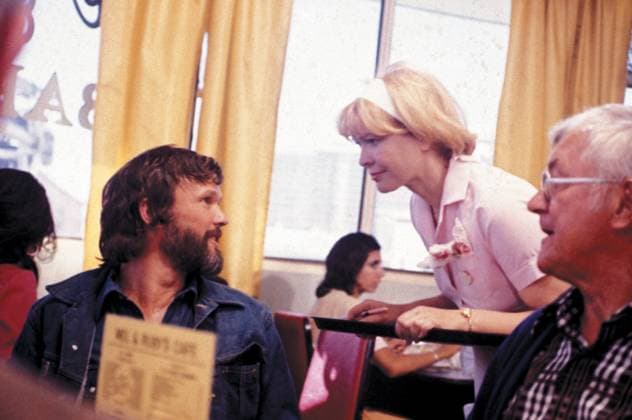 Alice Doesn t Live Here Anymore (1974) - filmstill Alice Doesn t Live Here Anymore (1974) Ellen Burstyn & Kris Kristofferson - - - EDITORIAL USE ONLY Copyright: xCAP MFSx