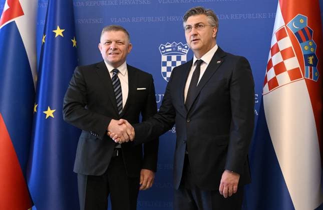 News Themen der Woche KW16 Plenkovic meets Fico Croatia Prime Minister Andrej Plenkovic meets Prime Minister of Slovakia Robert Fico during his visit to Croatia in Zagreb, Croatia on April 16, 2025.  MarkoxLukunic PIXSELL