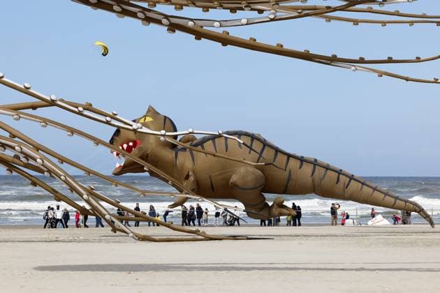 News Themen der Woche KW16 News Bilder des Tages RICV Cerfs Volants PHOTOPQR VOIX DU NORD Marc Demeure 16 04 2025 Berck sur mer le 16 04 2025 Regardres internationales de Cerfs volants Photo MARC DEMEURE La Voix du Nord Berck sur mer, France, april 16th 2025 International Kite Meeting 1 France  Copyright: xPHOTOPQR VOIXxDUxNORD MAXPPPxMarcxDemeurex 20250416VDN7545 20250416VDN7545