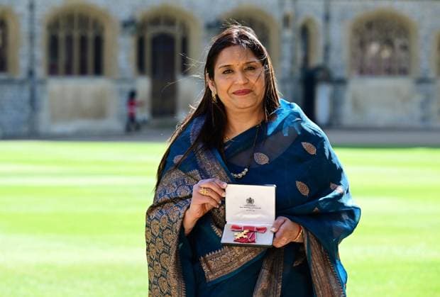 News Themen der Woche KW16 News Bilder des Tages Investitures at Windsor Castle. Misra Seema, Campaigner for Subpostmasters, OBE. Pictured at Windsor Castle, UK. April 16, 2025., Credit:Tony Kershaw SWNS Avalon UK  Copyright: xTonyxKershawx xSWNSx xAvalonx 0988646160