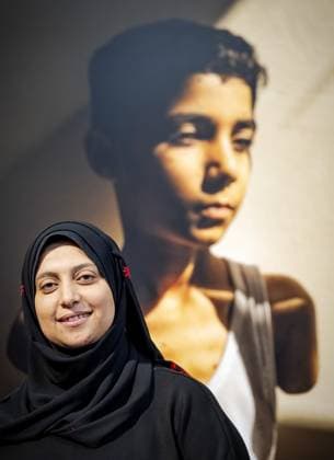 News Themen der Woche KW16 AMSTERDAM - Samar Abu Elouf poses for photo of the year during the announcement of the World Press Photo winners at the Nieuwe Kerk. The World Press Photo is awarded every year and is one of the most prestigious awards for photojournalists. ANP ROBIN VAN LONKHUIJSEN netherlands out - belgium out  Copyright: xx x524686676x originalFilename: 524686676.jpg