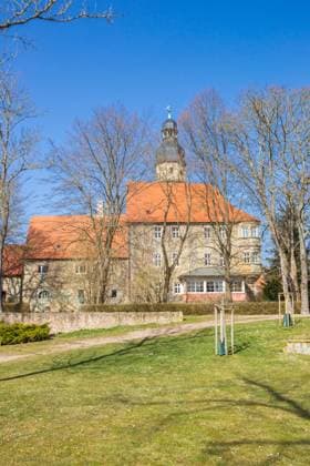 Historisches Schloss und Park in Schochwitz Historic castle and park in Schochwitz, Germany (License=RF) Copyright: xZoonar.com MarcxVenemax 23201127