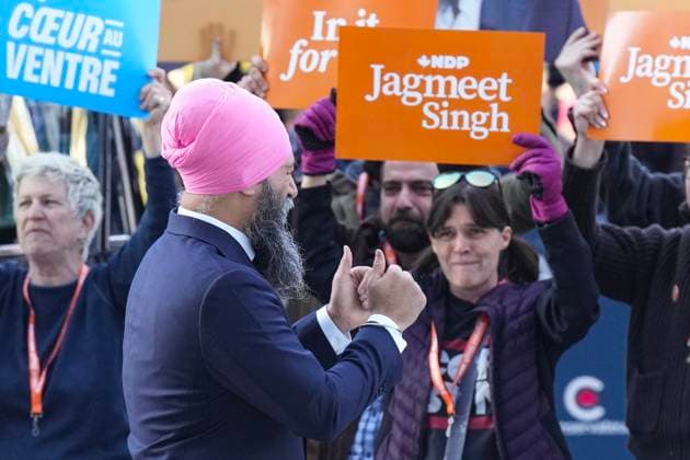 April 17, 2025, Montreal, Pq, CAN: NDP Leader Jagmeet Singh arrives for the English-language federal election debate, in Montreal, on Thursday, April 17, 2025. Montreal CAN  - ZUMAc35_ 20250417_zaf_c35_082 Copyright: xChrisxYoungx