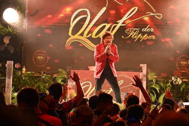 Entertainment Themen der Woche KW16 Entertainment Bilder des Tages 20250418 Olaf der Flipper im Megapark PALMA, SPAIN - APRIL 18 2025 : Olaf der Flipper, Olaf Malolepski at - Olaf der Flipper im Megapark on April 18, 2025 in Palma, . Palma Balearic Islands Spain *** 20250418 Olaf the Flipper at Megapark PALMA, SPAIN APRIL 18 2025 Olaf the Flipper, Olaf Malolepski at Olaf the Flipper at Megapark on April 18, 2025 in Palma, Palma Balearic Islands Spain