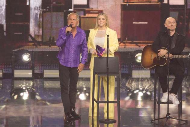 Die Beatrice Egli Show, TV-Show im Studio Adlershof, Berlin, 08.04.2025 Uwe Ochsenknecht und Beatrice Egli bei der Beatrice Egli Show im Studio Berlin Adlershof am 08.04.2025. Die Ausstrahlung erfolgt am Ostersamstag, 19. April 2025, 20:15 Uhr, im Ersten. Berlin Studio Adlershof Berlin Deutschland *** The Beatrice Egli Show, TV Show in Studio Adlershof, Berlin, 08 04 2025 Uwe Ochsenknecht and Beatrice Egli at the Beatrice Egli Show in Studio Berlin Adlershof on 08 04 2025 The broadcast will take place on Easter Saturday, April 19, 2025, 8 Copyright: xGüntherxDornx