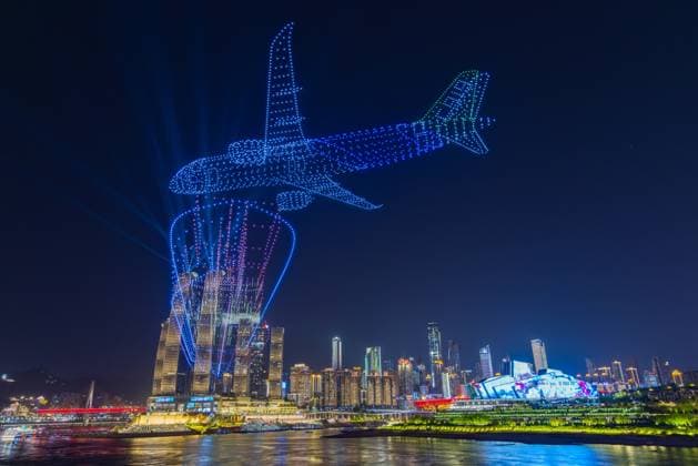 News Themen der Woche KW16 Drone Light Show in Chongqing CHONGQING, CHINA - APRIL 20, 2025 - 5000 drones perform a light show in the core area of Chongqing, China on the evening of April 20, 2025. Chongqing Chongqing China  Copyright: xCFOTOx i1745222250654