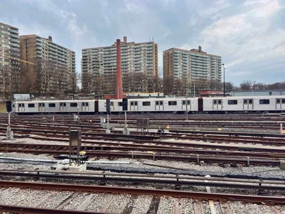 Daily Life In Toronto TTC subway trains are at Davisville Station in Toronto, Ontario, Canada, on April 19, 2025. Toronto Canada  Copyright: xCreativexTouchxImagingxLtdx originalFilename: friedman-dailylif250419_nps8s.jpg