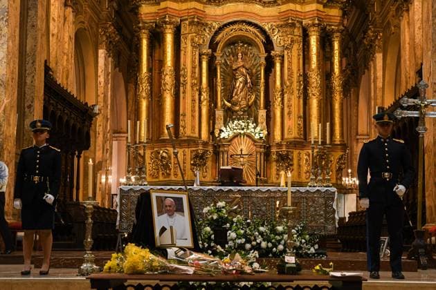 News Themen der Woche KW17 News Bilder des Tages The Archbishopric of Buenos Aires offers a Mass in honor of Pope Francis at the Basilica San José de Flores Altar during the Mass in honor of Pope Francis at the Basilica San José de Flores, on April 21, 2025, in Buenos Aires Argentina Pope Francis died this April 21, at 7  Copyright: xSebastianxHipperdingerx 6665437