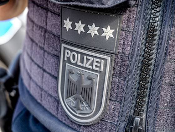 Patch Bundespolizei Symbolbild Patch Bundespolizei *** Patch Federal Police Symbol image Patch Federal Police Copyright: xBerndxGüntherx