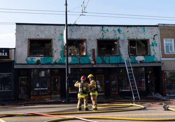 April 23, 2025, Vancouver, Bc, CANADA: Vancouver firefighters survey the scene of a three alarm fire on East Hastings Street in Vancouver, on Wednesday April 23, 2025. Vancouver CANADA  - ZUMAc35_ 20250423_zaf_c35_033 Copyright: xRichxLamx