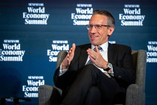 News Themen der Woche KW17 Joerg Kukies, Bundesminister der Finanzen, gibt ein Interview im Rahmen des Semafor World Economy Summit in Washington, D.C., 23.04.2025. Fotografiert im Auftrag des Bundesfinanzministeriums Washington, D.C. Vereinigte Staaten von Amerika *** Joerg Kukies, Federal Minister of Finance, gives an interview at the Semafor World Economy Summit in Washington, D C , 23 04 2025 Photographed on behalf of the Federal Ministry of Finance Washington, D C United States of America Copyright: xJulianexSonntag BMFx