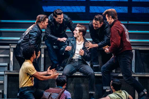 Entertainment Themen der Woche KW17 Entertainment Bilder des Tages Die Londoner Neu-Inszenierung des Musicals Grease live in der Messehalle. Erfurt, 23.04.2025 *** The new London production of the musical Grease live in the Messehalle Erfurt, 23 04 2025 Foto:xM.xKremerx xFuturexImagex grease_5414