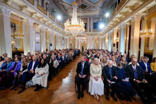 Fosse-fest pa Slottet Oslo 20250424. Kronprinsesse Mette-Marit hedrer nobelprisvinner Jon Fosse med historiens forste Fosseforedrag og Fosseprisen under en seremoni i den store festsal pa Slottet. Kronprinsessen deler ogsa ut den nyopprettede Fosseprisen for oversettere til tyske Hinrich Schmidt-Henkel. Foto: Heiko Junge NTB POOL Oslo Norge WTX02p9QIbk EDITORIAL USE ONLY Ref:_BNC_POLWTX02p9QIbk.jpg Copyright: xHeikoxJungex xNTBx