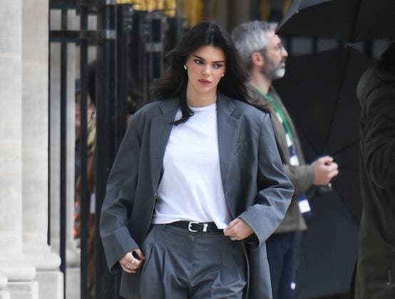 Entertainment Themen der Woche KW17 Entertainment Bilder des Tages Kendall Jenner On A L Oreal Shoot - Paris Kendall Jenner seen on the set of a L Oreal ad in Paris, France on April 24, 2025. Photo by ABACAPRESS.COM Paris France  Copyright: xABACAx