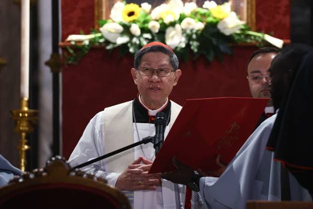 News Themen der Woche KW17 Rosary For Pope Francis In Rome Cardinal Luis Antonio Tagle during rosary for Pope Francis at the Santa Maria Maggiore Basilica in Vatican, in Rome, Italy on April 24, 2025. Rome Italy  Copyright: xJakubxPorzyckix originalFilename: porzycki-rosaryfo250424_np3x5.jpg