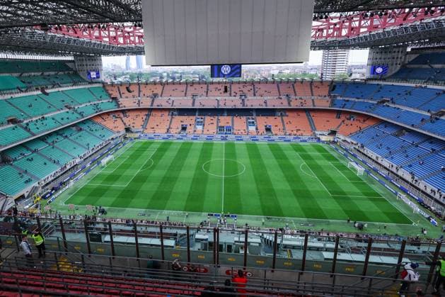 San Siro Stadium in Milan, Italy - 23 Apr 2025 A general view inside the San Siro Stadium during Coppa Italia 2024 25 Semi Final 2nd Leg football match between FC Internazionale and AC Milan at San Siro Stadium. Milan Italy Copyright: xFabrizioxCarabellix xSOPAxImagesx 20250423R3FC0078_stadium