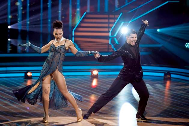 Entertainment Themen der Woche KW17 Entertainment Bilder des Tages Profitänzer Alexandru Ionel und Stuntfrau Marie Mouroum bei der 18. Staffel der RTL-Tanzshow Lets Dance im Coloneum. Köln, 25.04.2025 NRW Deutschland *** Professional dancer Alexandru Ionel and stuntwoman Marie Mouroum at the 18th season of the RTL dance show Lets Dance at the Coloneum Cologne, 25 04 2025 NRW Germany Copyright: xChristophxHardtx