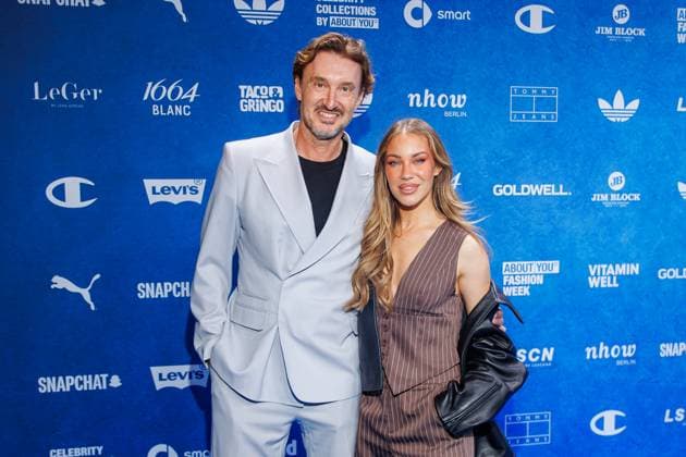 Fashion Show - ABOUT YOU Fashionmania Alfred Enzensberger und Stephanie Davis bei der ABOUT YOU Fashionmania by AYFW in der Uber Eats Music Hall am 25.04.2025 in Berlin. Copyright: xEventpressxKochanx