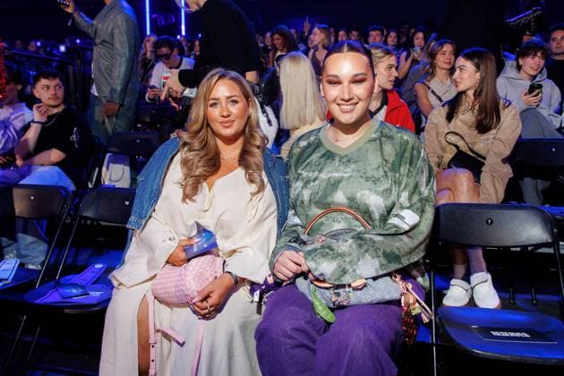 Fashion Show - ABOUT YOU Fashionmania Cita Maass und Alex Mariah Peter bei der ABOUT YOU Fashionmania by AYFW in der Uber Eats Music Hall am 25.04.2025 in Berlin. Copyright: xEventpressxKochanx