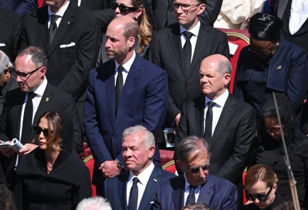 Rom, Vatikan 26.04.2025 Beerdigung Papst Franziskus: Prinz William of Wales (Mitte) uznd Bundeskanzler Olaf Scholz (re, SPD, Deutschland)