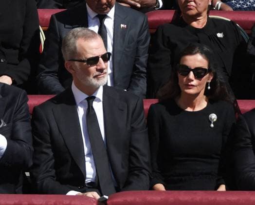 Entertainment Themen der Woche KW17 Entertainment Bilder des Tages Royals At The Funeral Of Pope Francis - Vatican King Felipe of Spain and Queen Letizia Ortiz attending the funeral of Pope Francis on April 26, 2025, in Vatican. As Rome says goodbye to Pope Francis, global leaders, royals, clergy, and thousands of faithful gathered at the Vatican for a solemn and historic farewell. Pope Francis passed away on Monday, April 21, aged 88. Photo by Marco Iacobucci IPA ABACAPRESS.COM Rome Vatican City Vatican (or Holy See)  Copyright: xIacobuccixMarco IPA ABACAx
