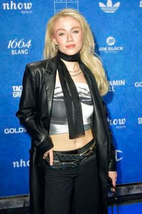 Naomi Battrick bei der ABOUT YOU Fashionmania by AYFW in der Uber Eats Music Hall. Berlin, 25.04.2025