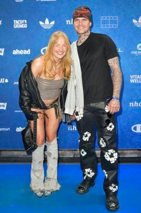 Cassy Cassau und Begleitung bei der ABOUT YOU Fashionmania by AYFW in der Uber Eats Music Hall. Berlin, 25.04.2025
