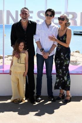 April 25, 2025, Cannes, Cannes, France: Jeffrey Dean Morgan, George Morgan, Hilarie Burton and Augustus Morgan attends the The Walking Dead Photocall during the 8th Canneseries International Festival at Plage Du Majestic. Cannes France - ZUMAs197 20250425_aaa_s197_397 Copyright: xGianluigixJoriox