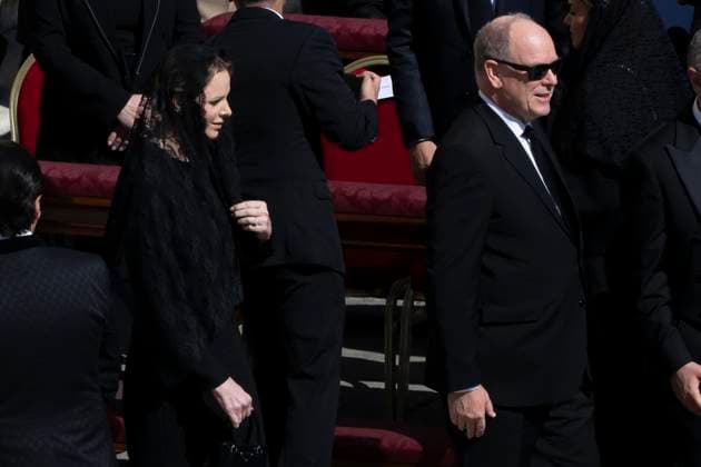 Entertainment Themen der Woche KW17 Entertainment Bilder des Tages April 26, 2025, Rome, Italy: Monaco s Princess Charlene and Prince Albert arrive for the Esequial Mass of the Pope Francis at St. Peter s square, Vatican City, April 26, 2025. Rome Italy  - ZUMAi110 20250426_zna_i110_023 Copyright: xAndreaxStacciolix