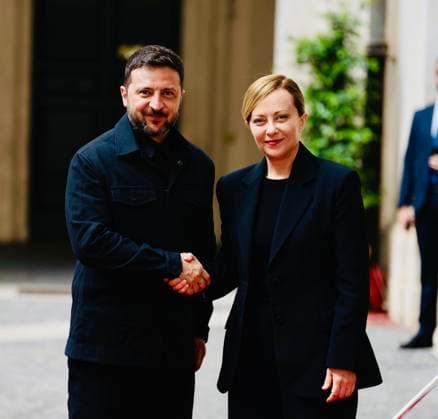 News Themen der Woche KW17 April 26, 2025, Roma: Italian Prime Minister Giorgia Meloni meets Ukrainian President Volodymyr Zelensky at Chigi Palace, in Rome, Italy, 26 April 2025..ANSA CHIGI PALACE PRESS OFFICE FILIPPO ATTILI.+++ ANSA PROVIDES ACCESS TO THIS HANDOUT PHOTO TO BE USED SOLELY TO ILLUSTRATE NEWS REPORTING OR COMMENTARY ON THE FACTS OR EVENTS DEPICTED IN THIS IMAGE; NO ARCHIVING; NO LICENSING +++ NPK Roma  - ZUMAa110 20250426_zaf_a110_125 Copyright: xUsxPalazzoxChigi xFilippoxAttilix