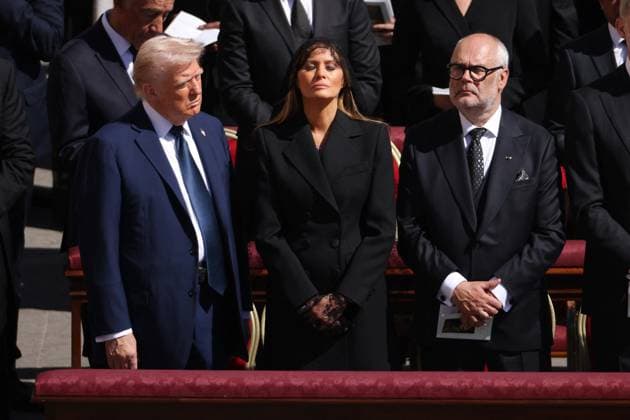 News Themen der Woche KW17 Funeral Takes Place For Pope Francis NO LIBRI VATICAN CITY, VATICAN - APRIL¬Ü26: US President Donald Trump, US First Lady Melania Trump and Estonian president Alar Karis arrive at the funeral of Pope Francis in St. Peter‚Äôs Square on April 26, 2025 in Vatican City, Vatican. Pope Francis died on April 21st at the age of 88. Born in Argentina as Jorge Mario Bergoglio, he was the first Latin American and the first Jesuit to become Pope when elected in 2013. Taking the name Francis after St Francis of Assisi, he promoted a more humble version of the papacy than many of his predecessors. He will be buried outside of the Vatican in a simple wooden coffin at the Basilica Santa Maria Maggiore. CATHOLICPRESSPHOTO Vatican City  Copyright: xIPA ABACAx
