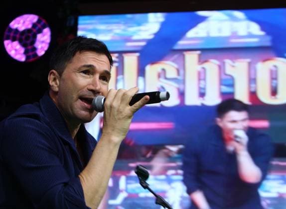 Entertainment Themen der Woche KW17 Entertainment Bilder des Tages 26.04.2025, Playa de Palma, ESP, Unterwegs in Mallorca, Symbolbild, Themenbilder, Verschiedene Themenbilder, MEGAPARK Opening 2025, im Bild Feature, Stimmung, Auftritt, Lucas Cordalis, *** 26 04 2025, Playa de Palma, ESP, On the road in Mallorca, Symbol image, Theme images, Various theme images, MEGAPARK Opening 2025, in the picture feature, Mood, Performance, Lucas Cordalis,