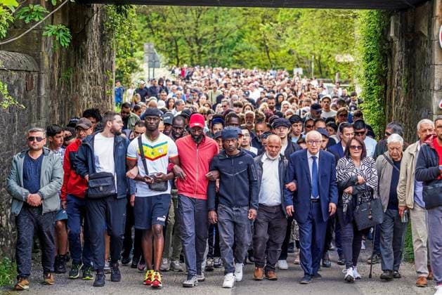 Bilder des Jahres 2025, News 04 April News Themen der Woche KW17 News Bilder des Tages Knife attack at La Grand Combe mosque PHOTOPQR LE MIDI LIBRE MIKAEL ANISSETS 04 27 2025 GARD FD FAIT DIVERS LA GRAND COMBE KNIFE ATTACK AT LA GRAND COMBE MOSQUE DEFILE MARCHE BLANCHE HOMMAGE A LA VICTIME ABOUBAKAR France, la Grande Combe French police hunt killer of Muslim worshipper inside mosque The attacker stabbed the worshipper dozens of times then filmed him with a cell phone while shouting insults at Islam in Friday s attack in a village in southern France silent march ALES GARD France  Copyright: xPHOTOPQR LExMIDIxLIBRE MAXPPPxMIKAELxANISSETx 20250427MDL9934 20250427MDL9985A