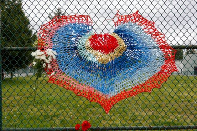 April 28, 2025, Vancouver, Vancouver, Bc, Canada: A flower memorial is seen near the scene where a car drove into a crowd of people during the Lapu Lapu Festival on April 27, 2025, in Vancouver, Canada. Police said a 30-year-old man drove his car into a crowd at a Filipino street festival, killing at least eleven people and injuring multiple others. ( ) Vancouver Canada - ZUMAp175 1061482958st Copyright: xTomazxJr Pximagesx