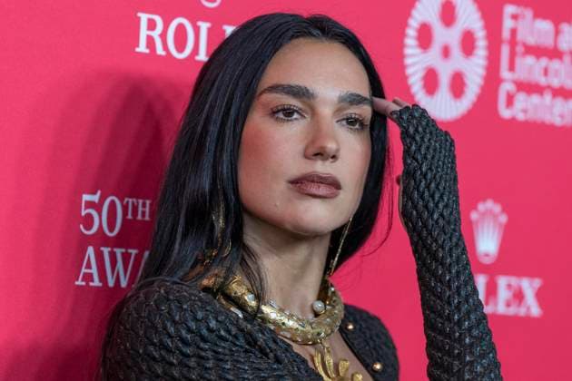 Entertainment Bilder des Tages April 28, 2025, New York, New York, USA: Dua Lipa attends 50th Chaplin Award Gala celebrating Pedro Almodovar to benefit Film at Lincoln Center at Alice Tully Hall in New York on April 28, 2025. New York USA - ZUMAr339 20250428_znp_r339_042 Copyright: xLevxRadinx